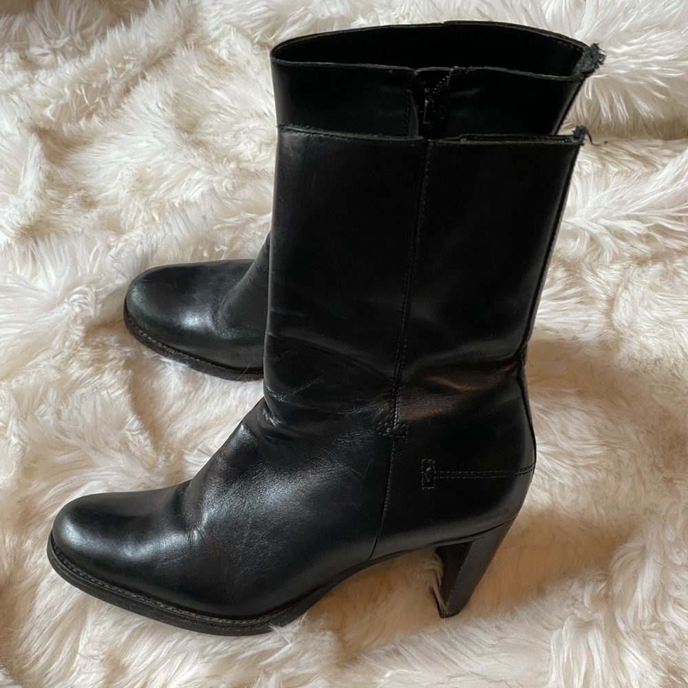 Gianni Bini black boots